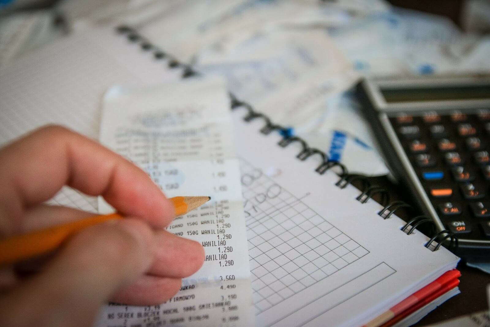 Partes de una factura: Datos obligatorios y opcionales en una factura